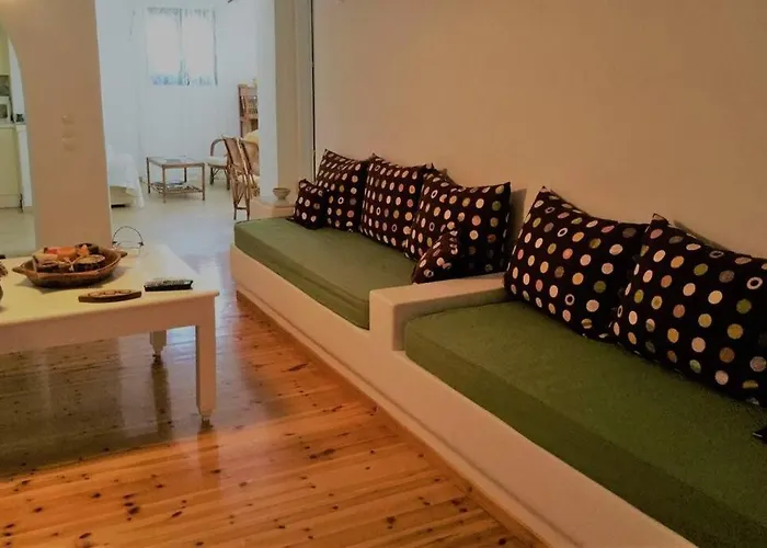 Апартаменты Maroussa S *